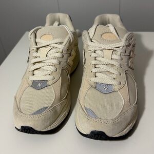 Women’s New Balance 2002r Taupe